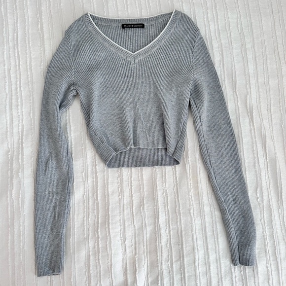 Brandy Melville Gray Ribbed Long Sleeve Top - Picture 2 of 5